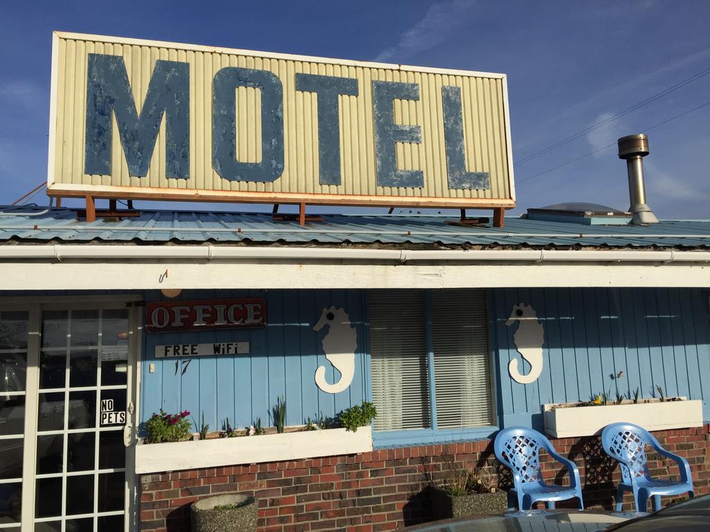 Chris By The Sea Motel Oyhut Экстерьер фото